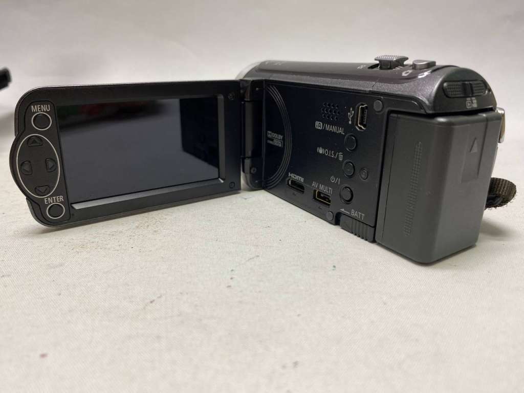 Видеокамера Panasonic HC-V100  .  Сост. хорошее