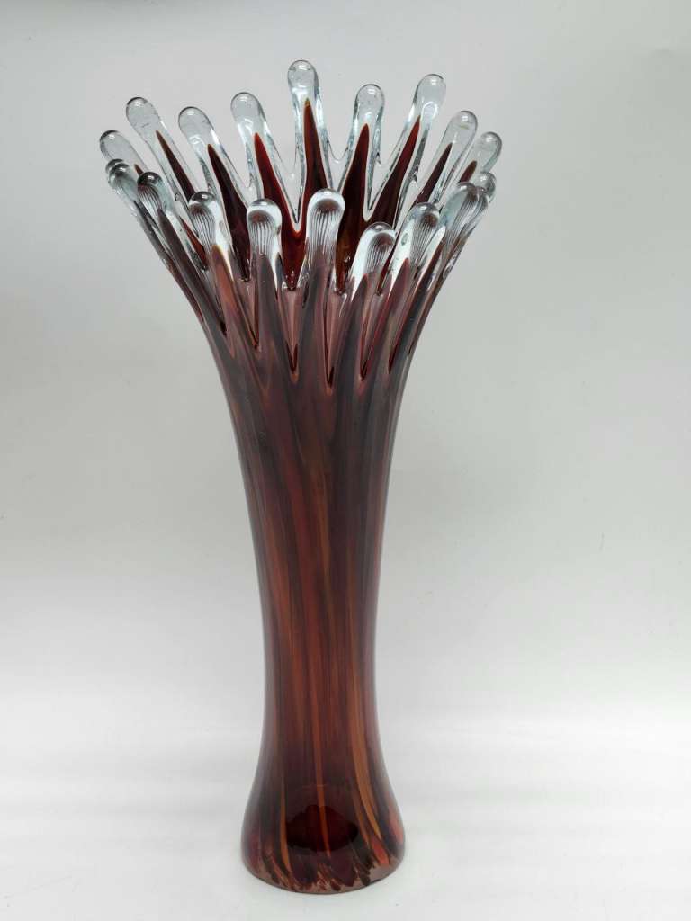 Ваза 35 см красная стекло гутная техника