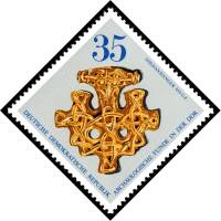 (1976-082) Марка Германия (ГДР) "Золотая подвеска"    Археологические находки II Θ
