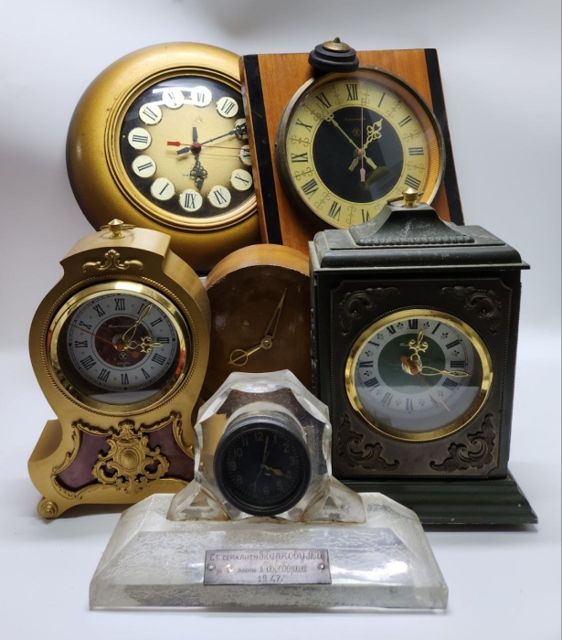 Часы 6 штук настольные настенные в ремонт