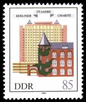 (1985-069) Марка Германия (ГДР) "Шарите-здание"    Архитектура Берлина II Θ