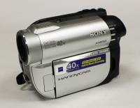 Видеокамера SONY Hybrid Handycam в футляре с комплектующими (см. фото)