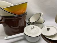 Набор эмалированной посуды 7 предметов кастрюли с крышками миски ковш