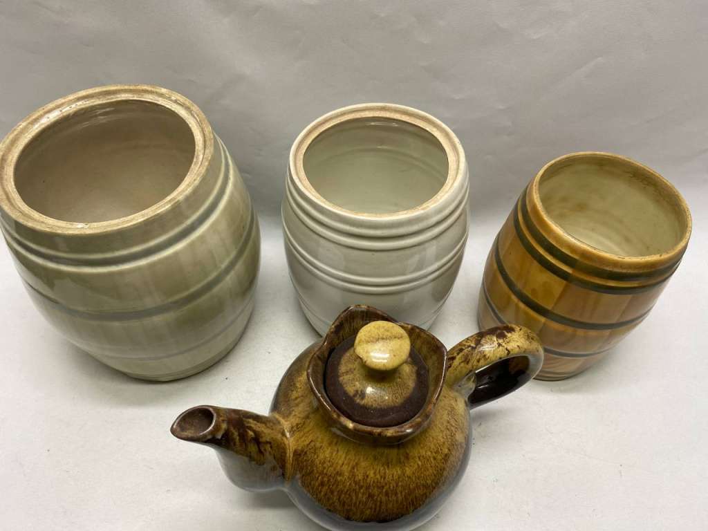 Бочонок кашпо керамический 3 шт и чайник