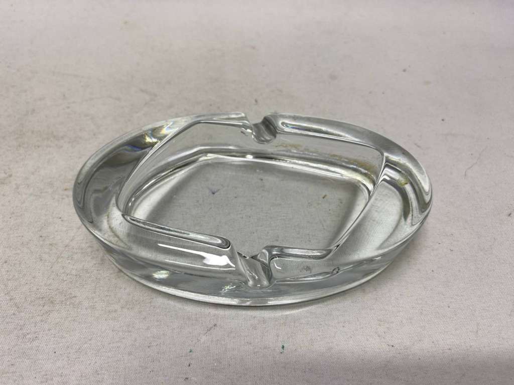 Пепельница стекло