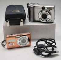 Цифровые камеры Canon Power Shot A8 b Casio EX-Z85 (работоспособность не проверялась)