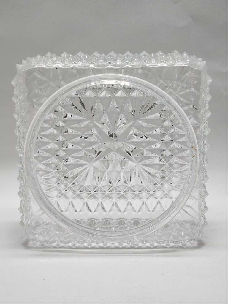 Плафон квадратной формы стекло