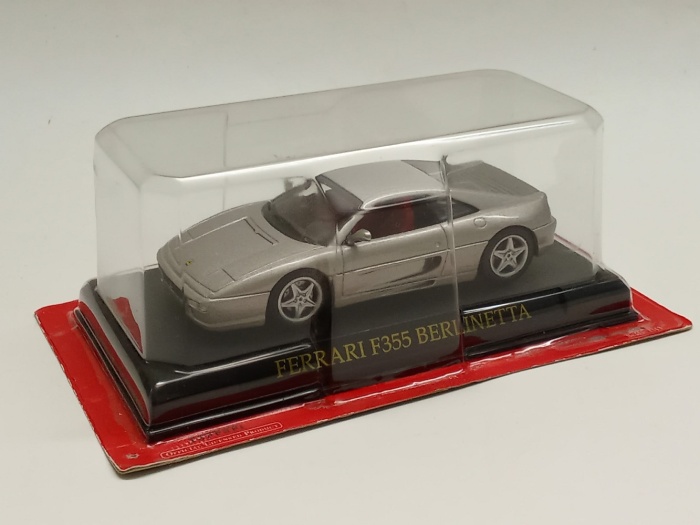 Модель автомобиля Ferrari F355 Berlinetta в коробке-блистере без журнала