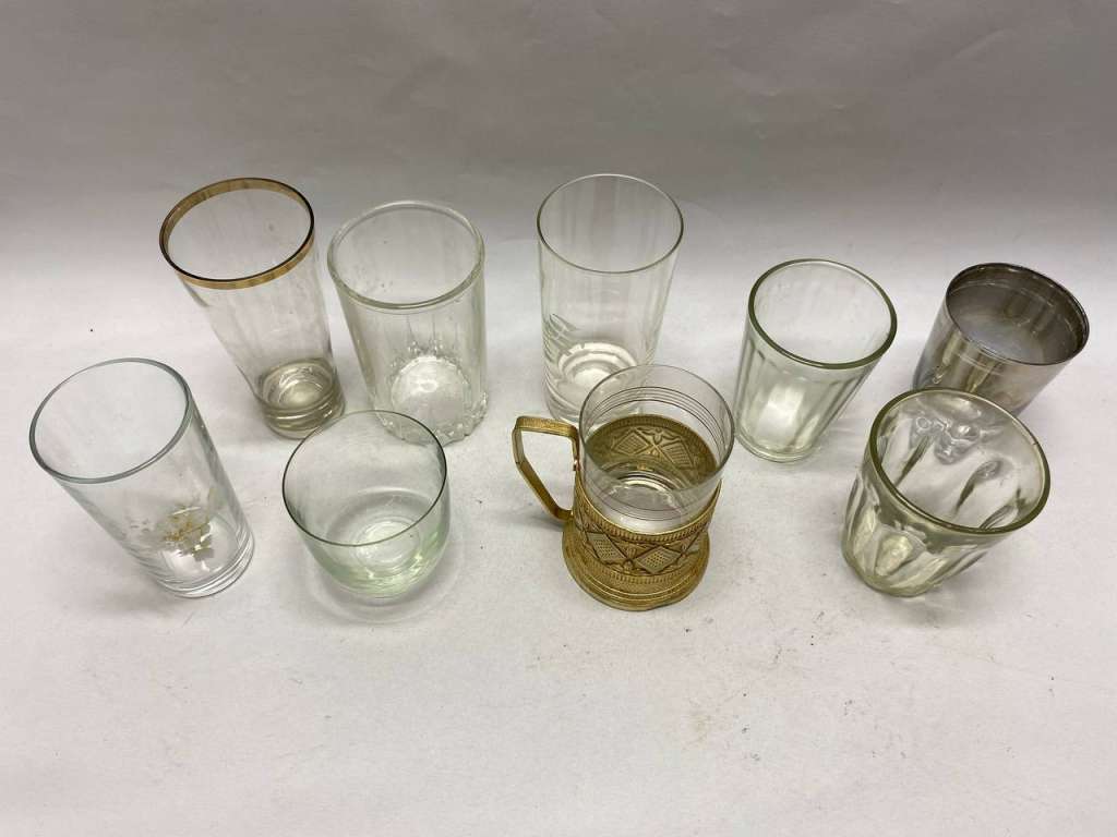 Стаканы 9 шт и подстаканник