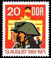 (1971-063) Марка Германия (ГДР) "Солдаты"    Берлинская стена 10 лет II Θ