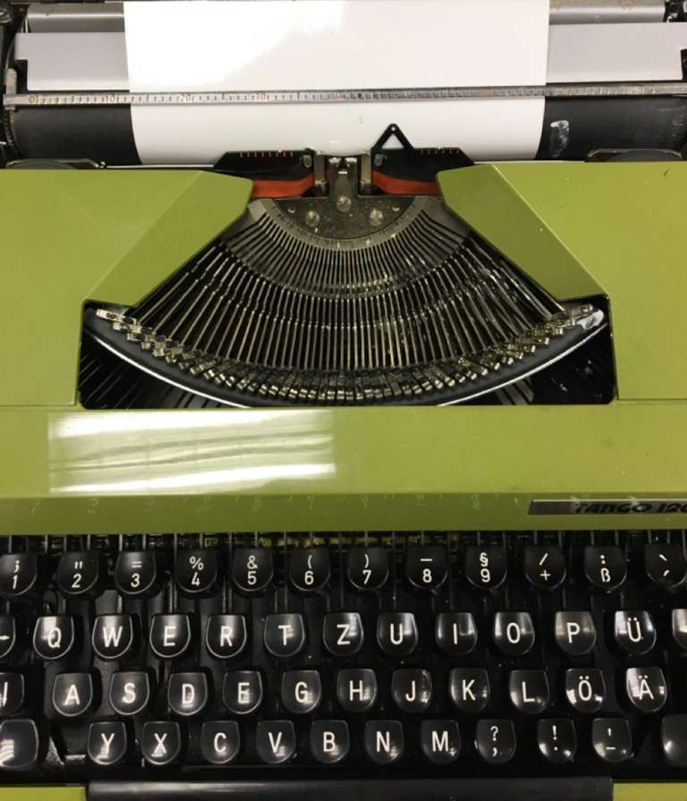 Печатная машинка Tango 1200, ретро (сост. на фото)