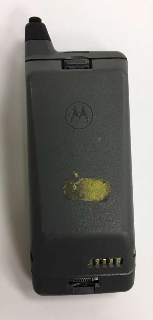 Телефон мобильный Motorola Micro Tac 650 E с адаптером и коробкой, серый (сост. на фото)