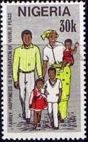 (№1983-409) Марка Нигерия 1983 год "Семья", Гашеная